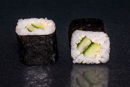 Ролл с огурцом