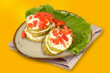 Кабачки жареные слоеные