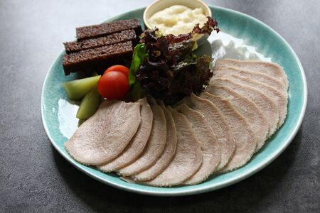 Томленый телячий язык