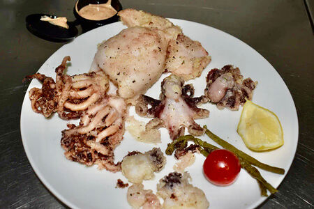 Сет из кальмаров, осьминогов и каракатиц