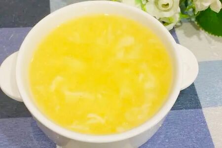 Сладкий суп с кукурузой и яйцом