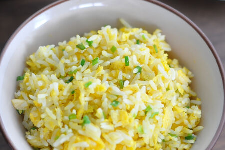 Жареный рис с яйцом