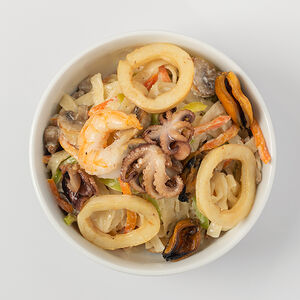 Удон с морепродуктами в сливках