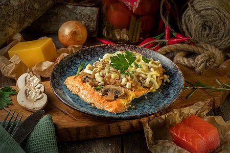 Горбуша запеченная с грибами