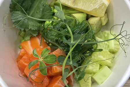 Поке с форелью