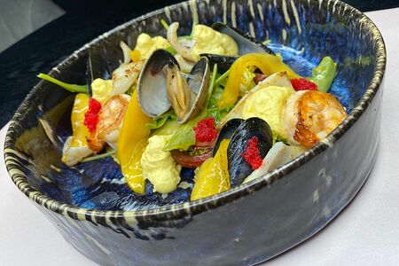 Салат с морепродуктами