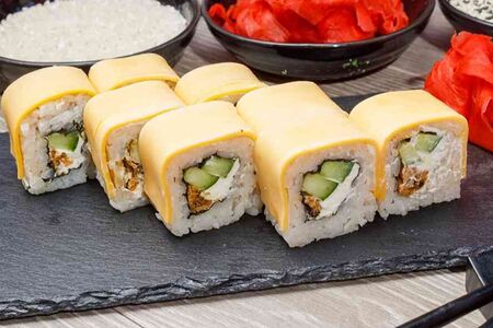 Ролл с чеддером