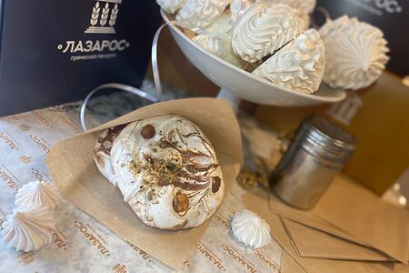 Безе шоколадно-ореховое