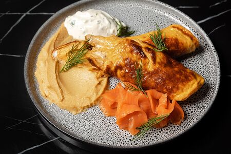 Омлет с лососем