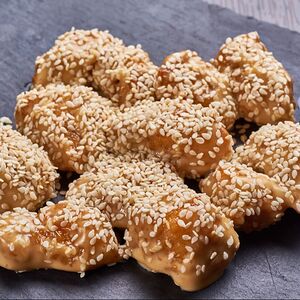 Поп-корн куриный в соусе терияки с кунжутом