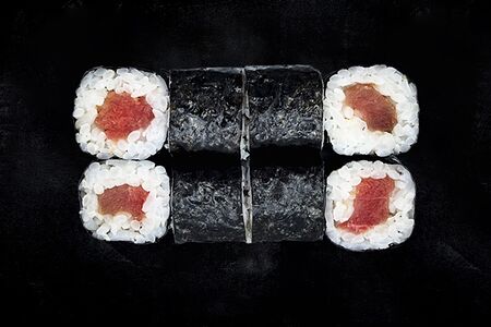 Ролл с тунцом