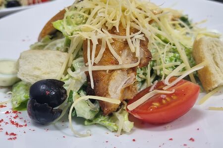 Цезарь с курицей