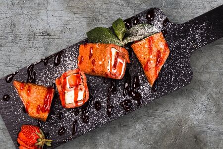 Клубничный ролл