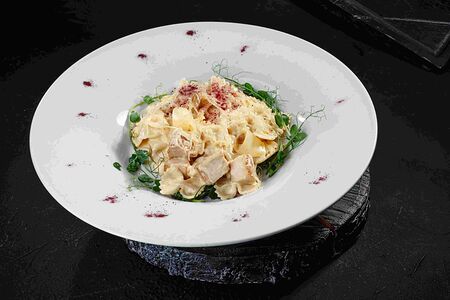 Фарфалле с цыпленком