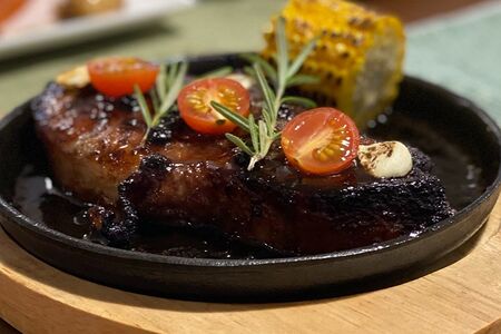 Карамелизированная свиная корейка