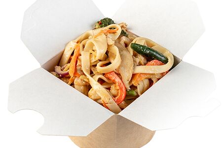 Лапша с курицей в сливочно-соевом соусе