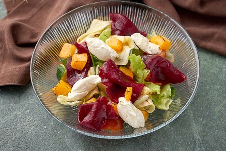 Овощной салат со сладкой тыквой