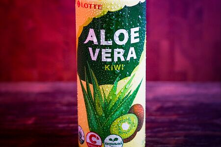 Lotte Aloe Vera киви, напиток с кусочками алоэ