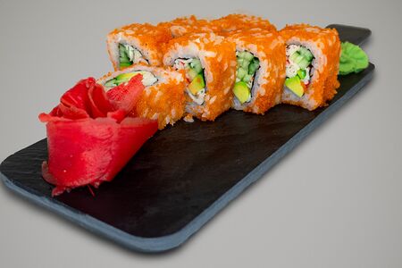 Ролл Калифорния с крабом