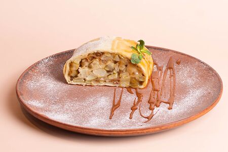 Яблочный штрудель