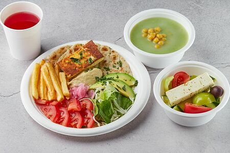 Обед с халуми и авокадо