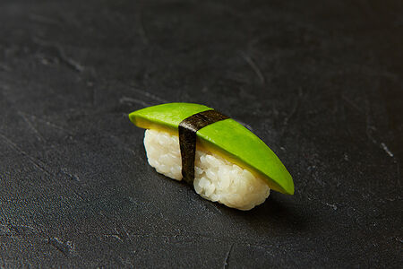 Суши авокадо