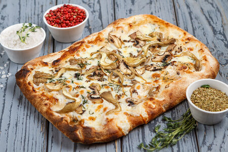 Римская пицца грибная