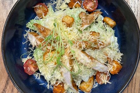 Цезарь с курицей