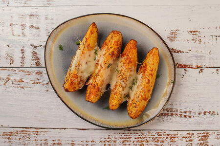 Картофель по-деревенски с сыром