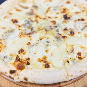 Груша с голубым сыром и мёдом