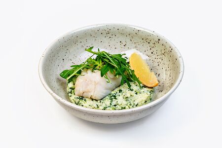 Треска на пару с зеленым рисом в сливочном соусе