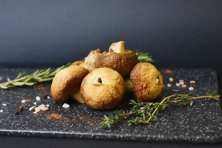 Шампиньоны на мангале