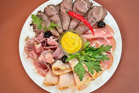 Мясная тарелка