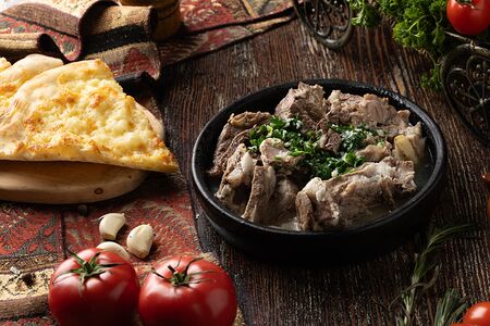 Козленок в чесночном соусе из печи