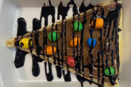 Блин с Nutella и M&Ms