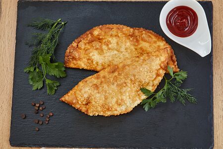 Чебурек с курицей и зеленью