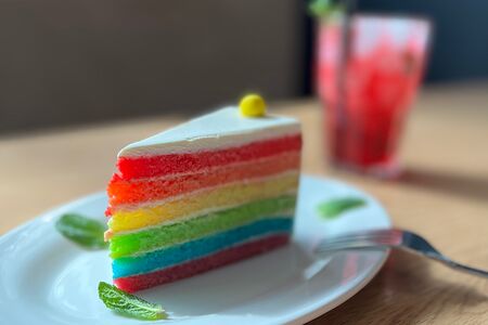 Торт Радужный