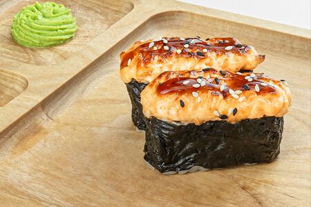 Запеченные суши с угрем