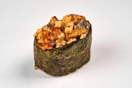 Острые суши с угрем