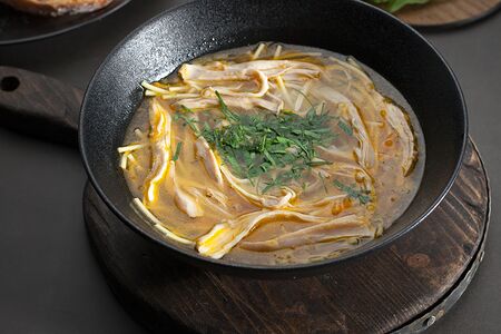 Куриный бульон с овощами