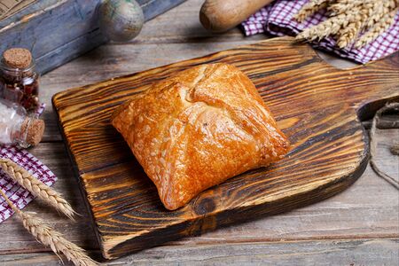 Пирожок Шпинат-сыр