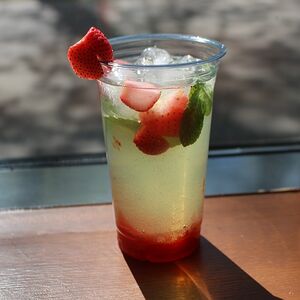 Лимонад Клубничный мохито