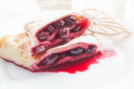 Блин с вишней