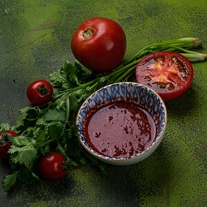 Острый соус из спелых томатов