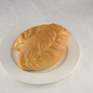 Пирожок с мясом и капустой