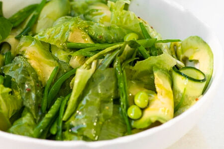 Салат Зеленый марули с авокадо