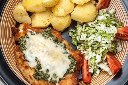 Мясо по-французски с печёным картофелем