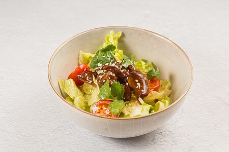 Салат с древесным грибом