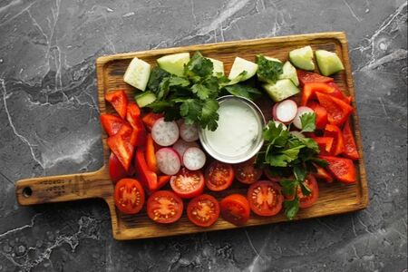 Доска свежих овощей