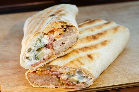 Люля-кебаб в лаваше из курицы